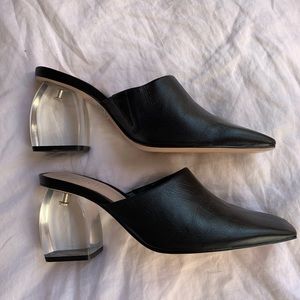 Schutz leather mules 💕